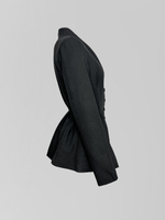 Пиджак Ifer Collection однотонный приталенный с розой на груди