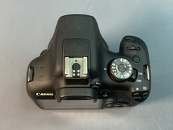 Canon 2000D Kit 18-55mm 3.5-5.6 III 5.500 кадров