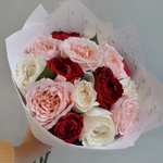 74. Микс букет из роз Princess Hitomi, White O’Hara, Tess