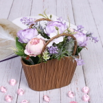 Цветы искусственные в корзине