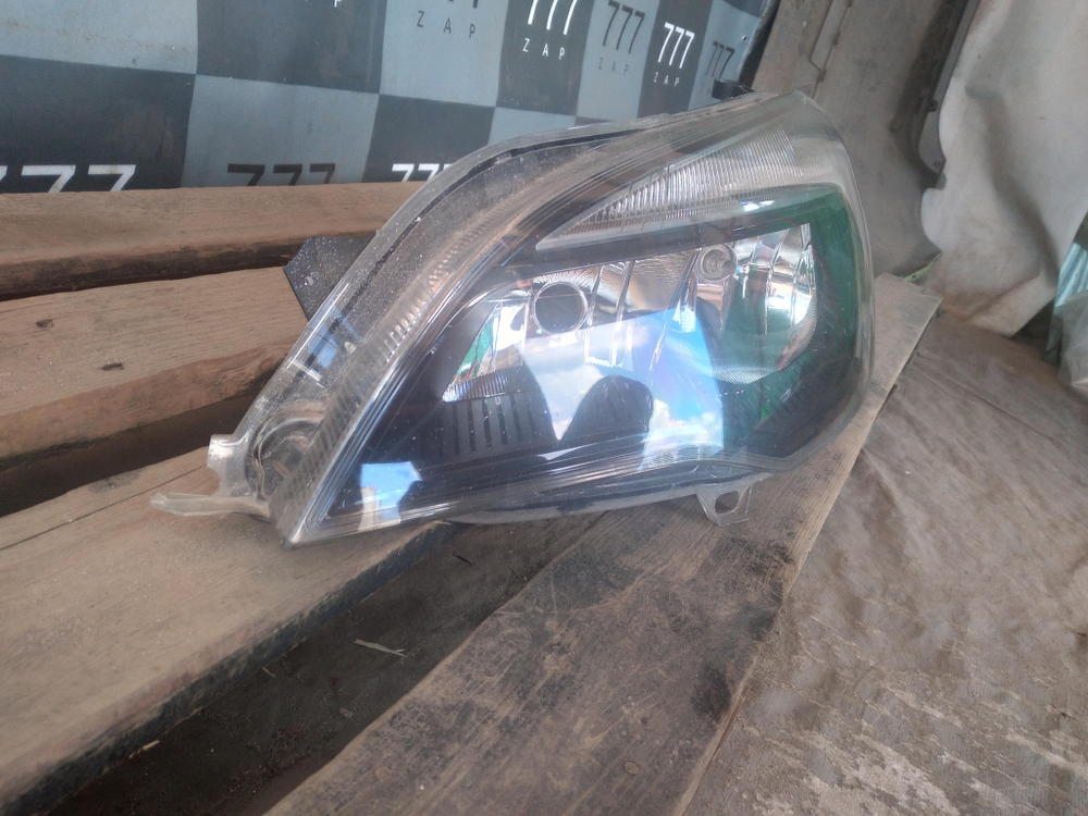 Фара левая Opel Astra J  Б/У Оригинал 13297720