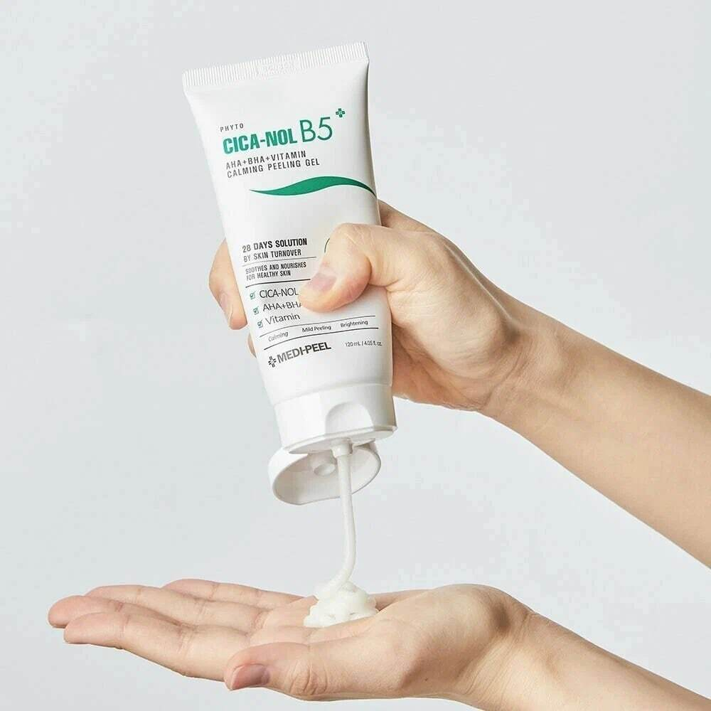 Пилинг-скатка с кислотами Medi-Peel Phyto Cica-Nol B5 AHA BHA Vitamin Calming Peeling Gel