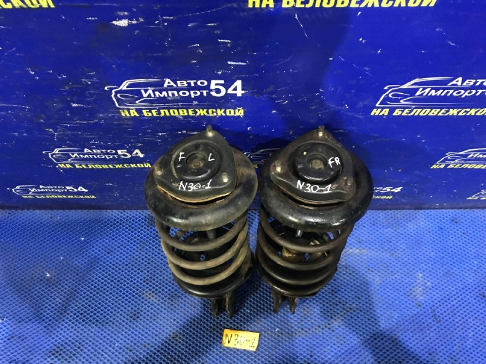 Стойка передняя левая NISSAN R’NESSA 1999