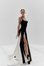 Платье с разрезами