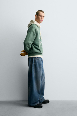 ZARA ТОЛСТОВКА С КРУГЛЫМ ВЫРЕЗОМ И ЛОГОТИПОМ NFL MIAMI DOLPHINS, СВЕТЛО-ЗЕЛЕНЫЙ