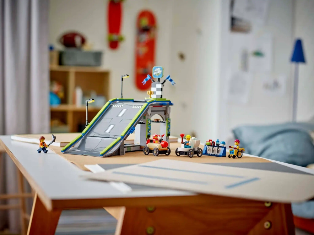 Конструктор LEGO City 60460 Никаких ограничений: Трасса для гоночных автомобилей с рампой