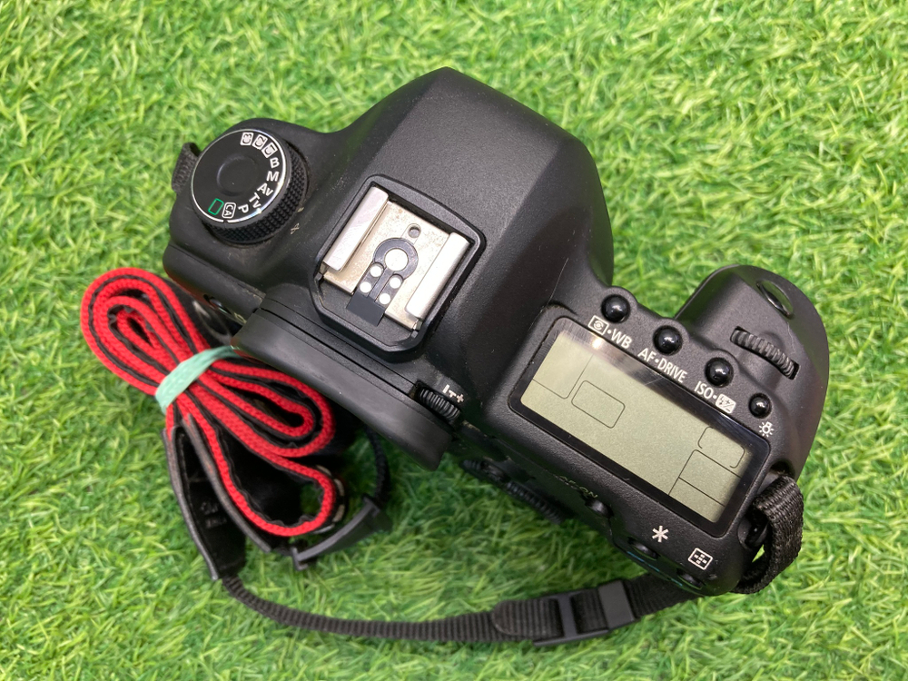 Canon EOS 5D Mark II 12.900 кадров
