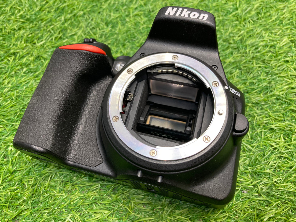 Nikon D3500 kit 18-55mm 3.5-5.6G VR Новый