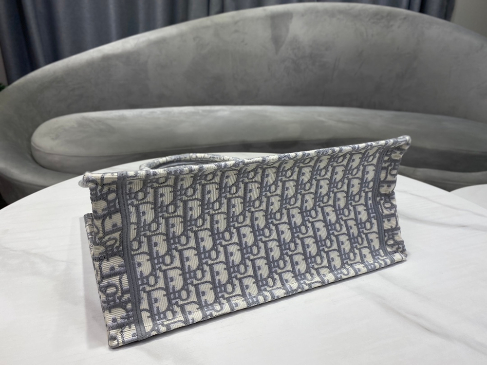 Christian Dior Book Tote 36 cm