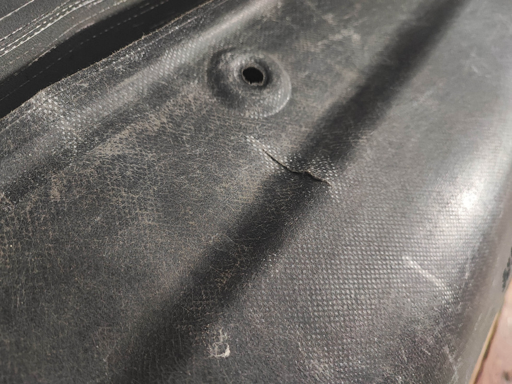 Обшивка крышки багажника Toyota Camry (XV70) 17-нв Б/У Оригинал 6471933180C1