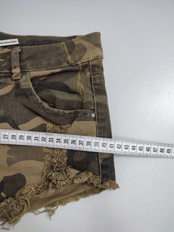 Шорты Bershka "хаки" 42 размер