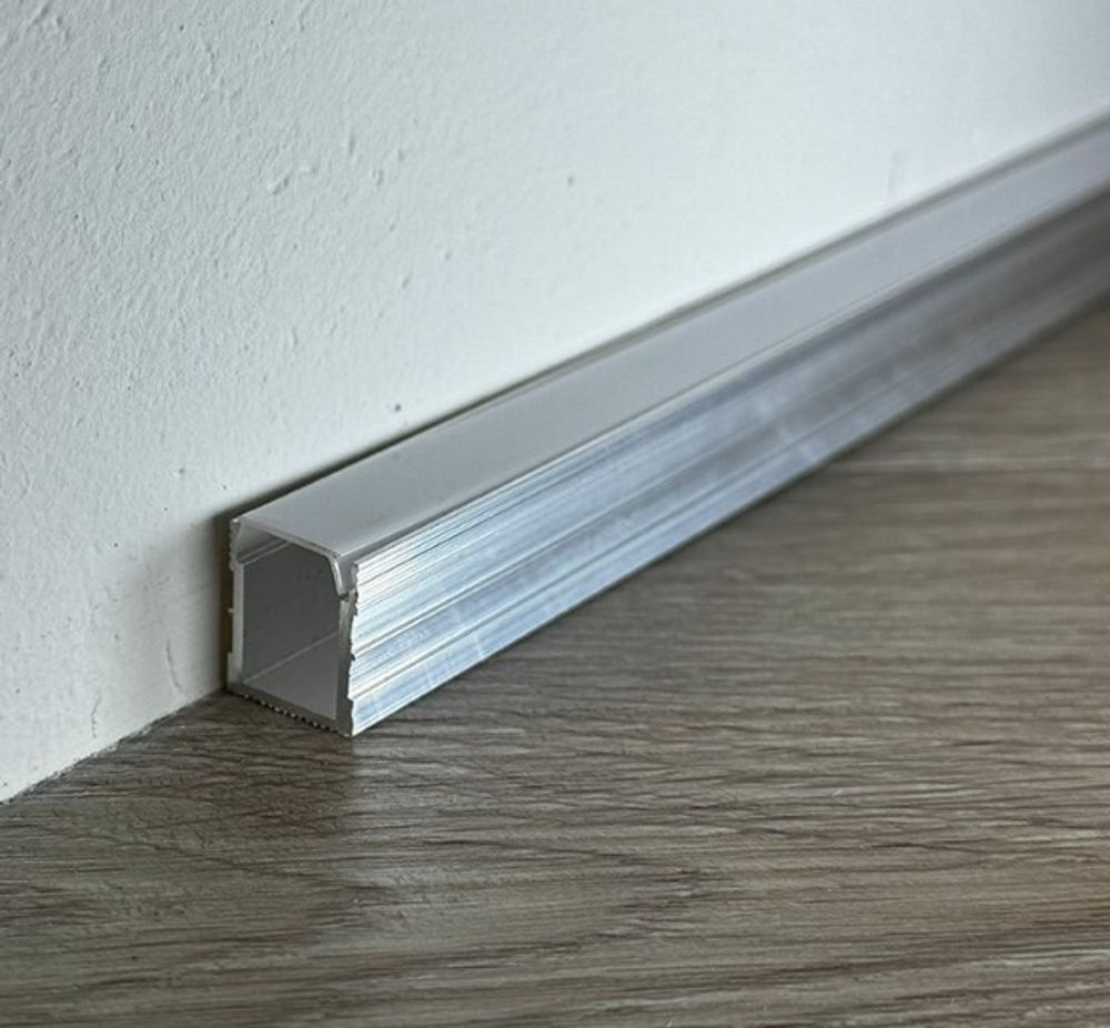 Декоративный стеновой профиль Pro Design 536, 2700x15x17,5 мм