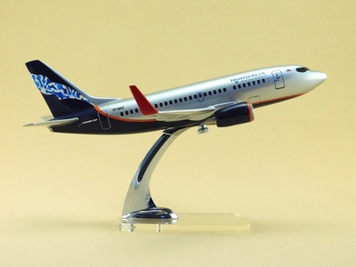 Модель самолета Boeing 737-500 (М1:100, Нордавиа)