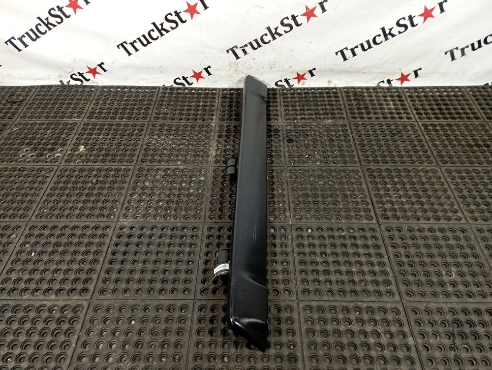 Накладка бампера верхняя 2023г