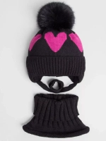 Шапка детская зимняя и манишка