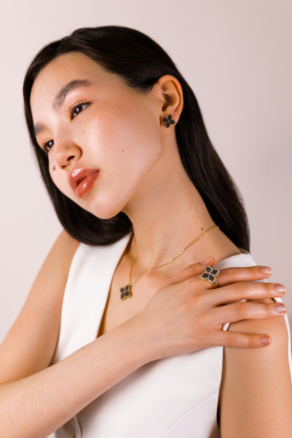 Кольцо "TRUE FLOWERS" в золочении с коньячным цирконием