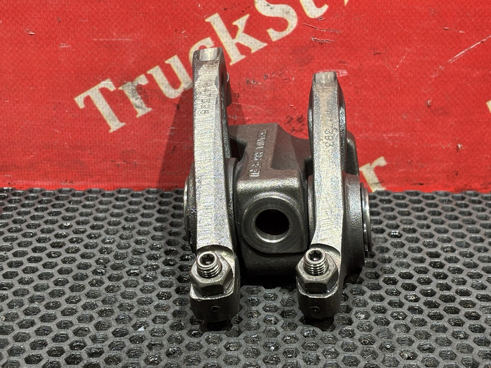 Вал рокеров в сборе 2021г.