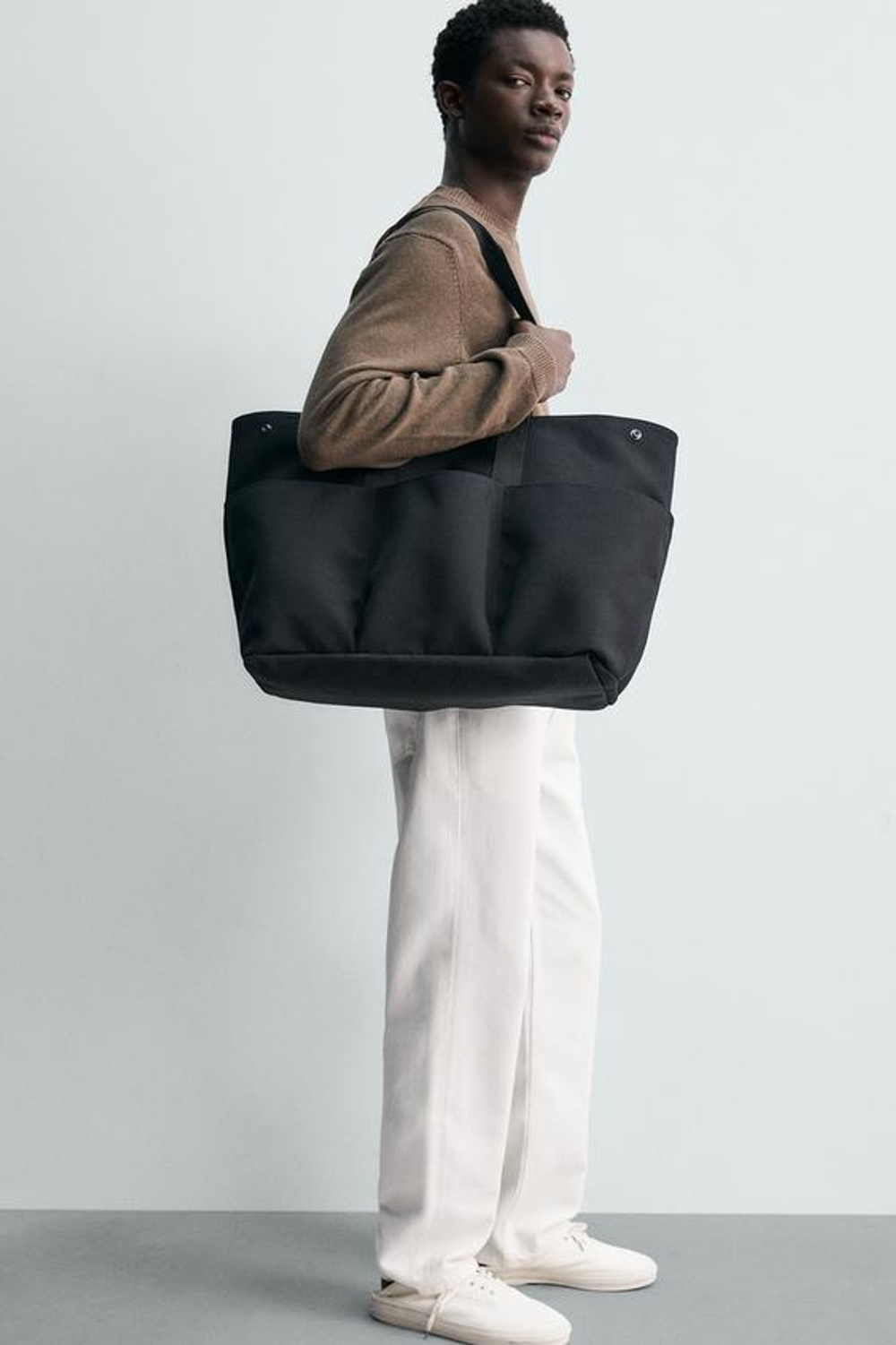 ZARA СУМКА ШОПЕР ИЗ ТЕХНО ТКАНИ, ЧЕРНЫЙ
