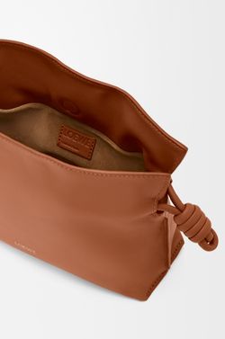 Loewe Сумка среднего размера Swing из рафии и телячьей кожи, ярко-оранжевый/розовый