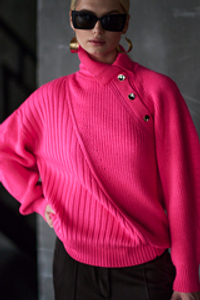 Свитер асимметричный из мериноса шокинг пинк