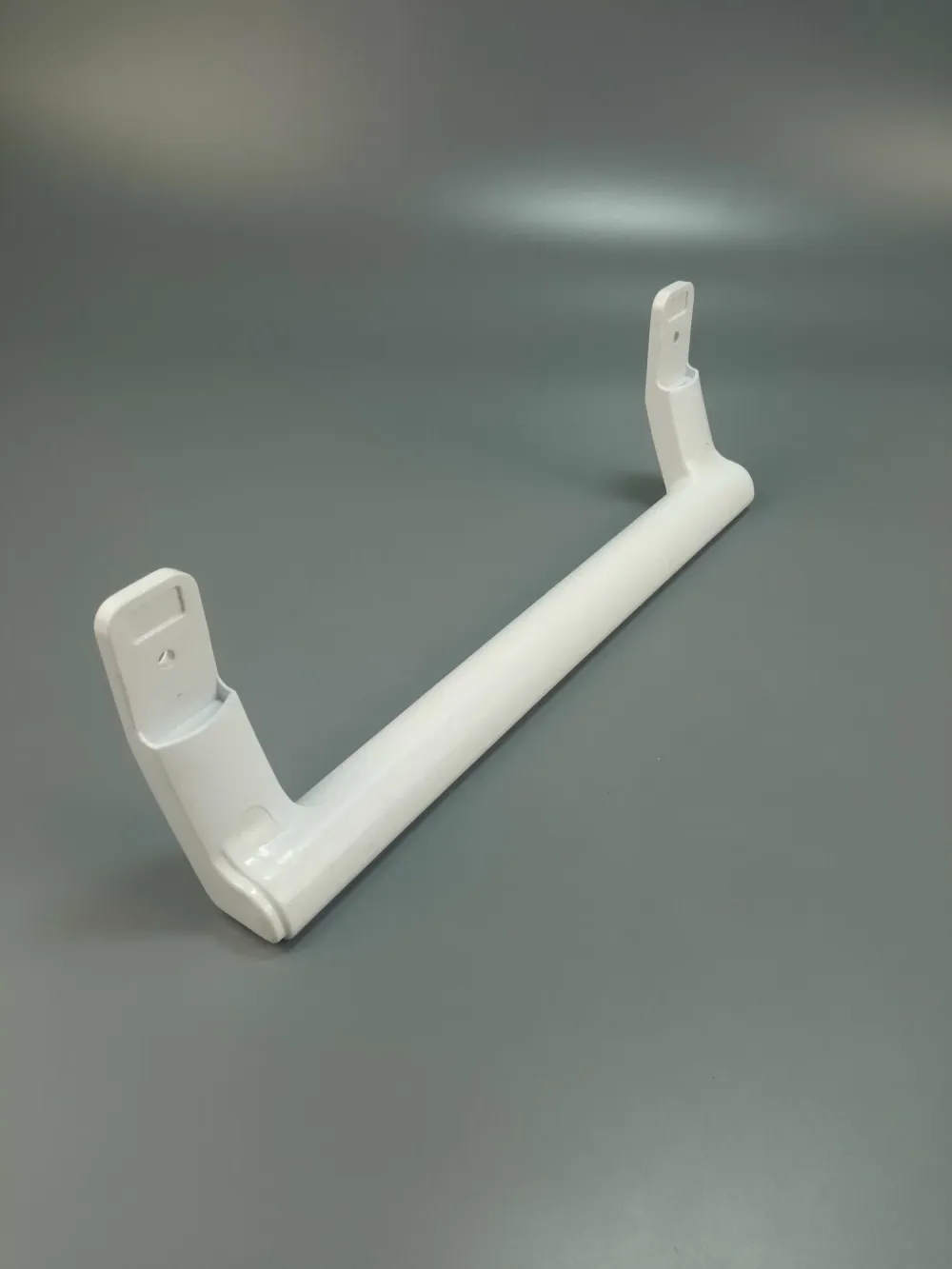 Ручка двери для холодильника Akai Бирюса А000001000003 (скоба большая) 240мм