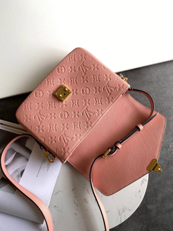 Louis Vuitton Pochette Metis