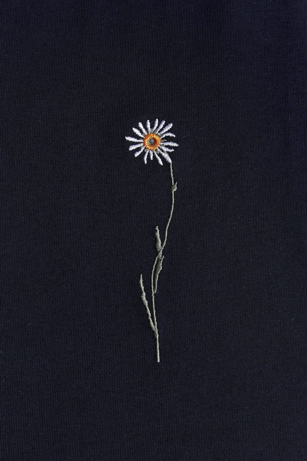 Футболка Гербарий Ромашка Черная