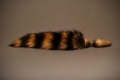 Анальная пробка с хвостом (енот) (Цвет: бежевый с черным)