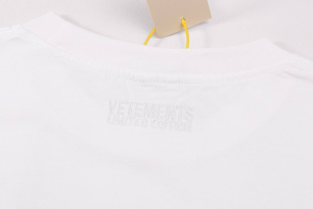 Футболка Vetements