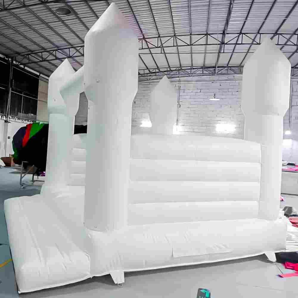 Белоснежный надувной батут - фотозона и реквизит для свадебных торжеств и праздников, 4*3*2,75 м