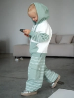 Спортивный костюм для девочки в школу