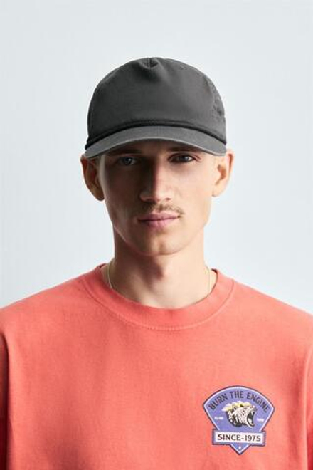 ZARA КЕПКА С ЭФФЕКТОМ ПОТЕРТОСТИ И ШНУРКОМ, НЕФТЯНОЙ