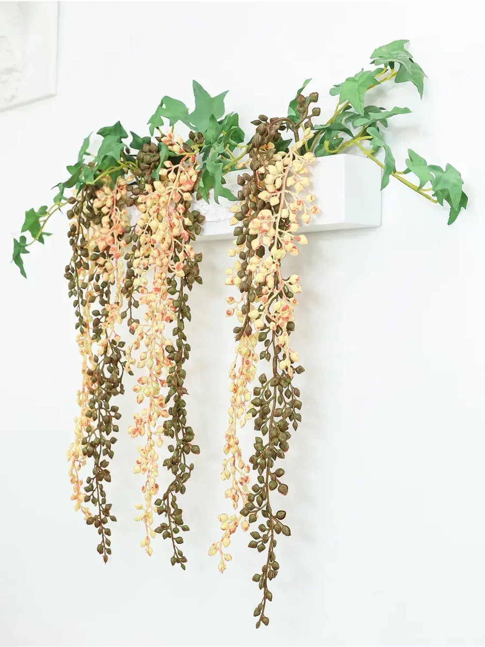 Искусственные цветы на стену в кашпо