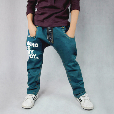 Брюки детские зауженные к низу с надписями на штанине