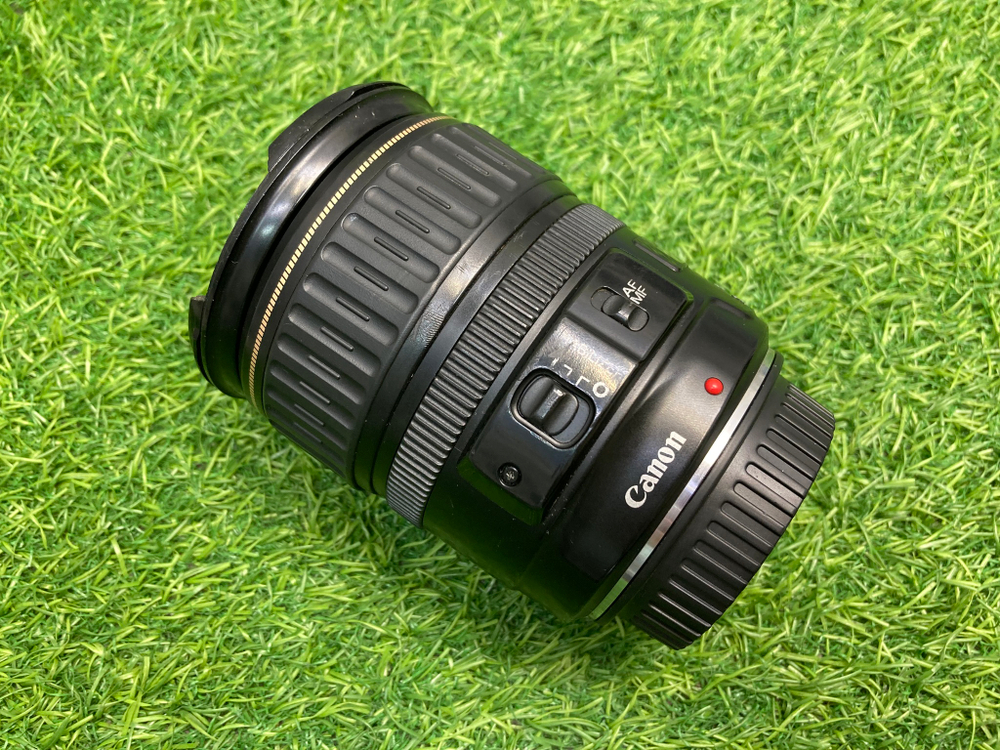 Canon EF 28-135mm 3.5-5.6 IS