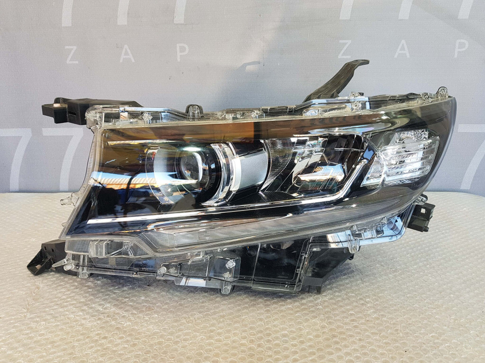 Фара левая Toyota Land Cruiser Prado 150 17-24 Б/У Оригинал 8118560N20