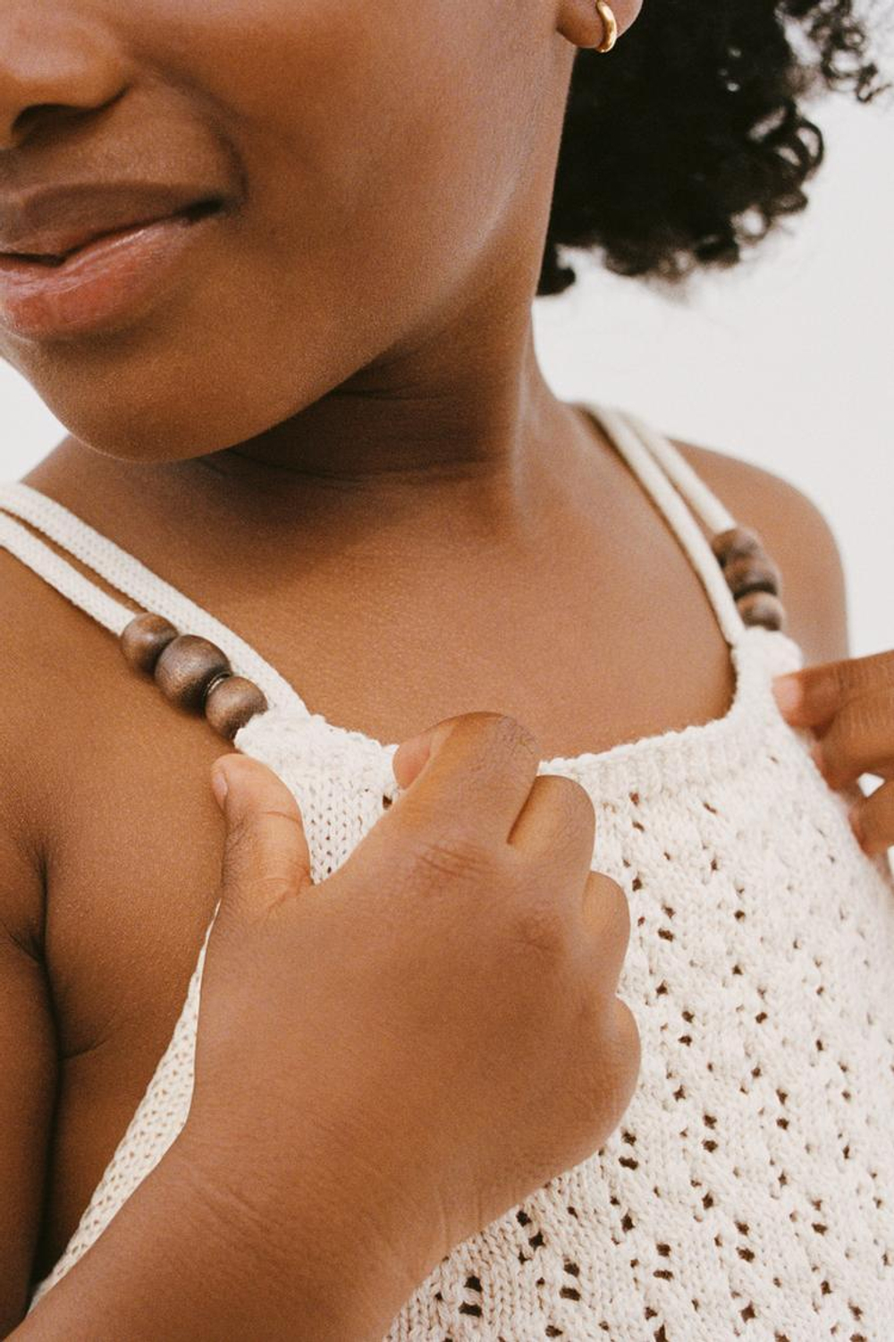 ZARA ТРИКОТАЖНЫЙ ТОП С БУСИНАМИ, ЭКРЮ