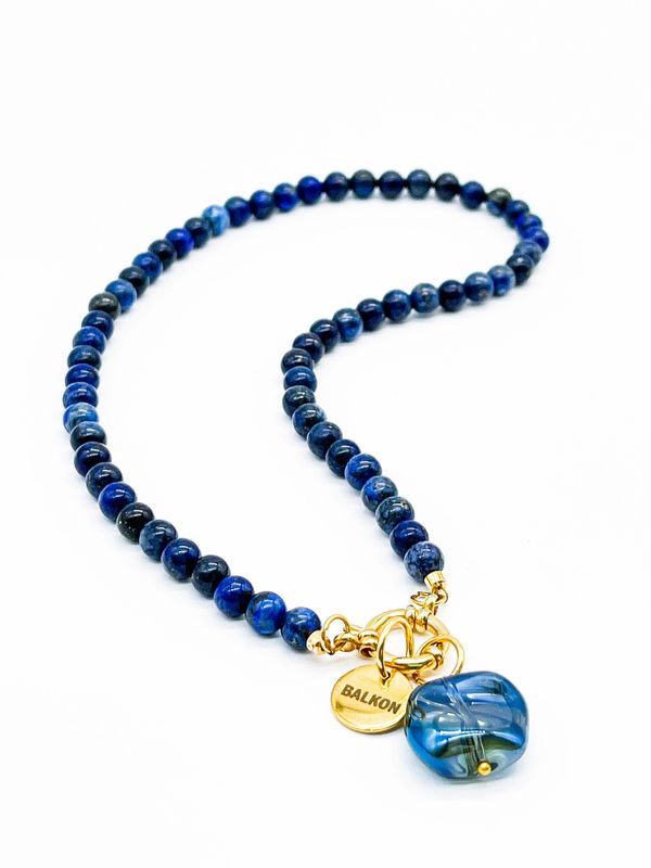 Колье из бусин камня ( lapis lazuli )