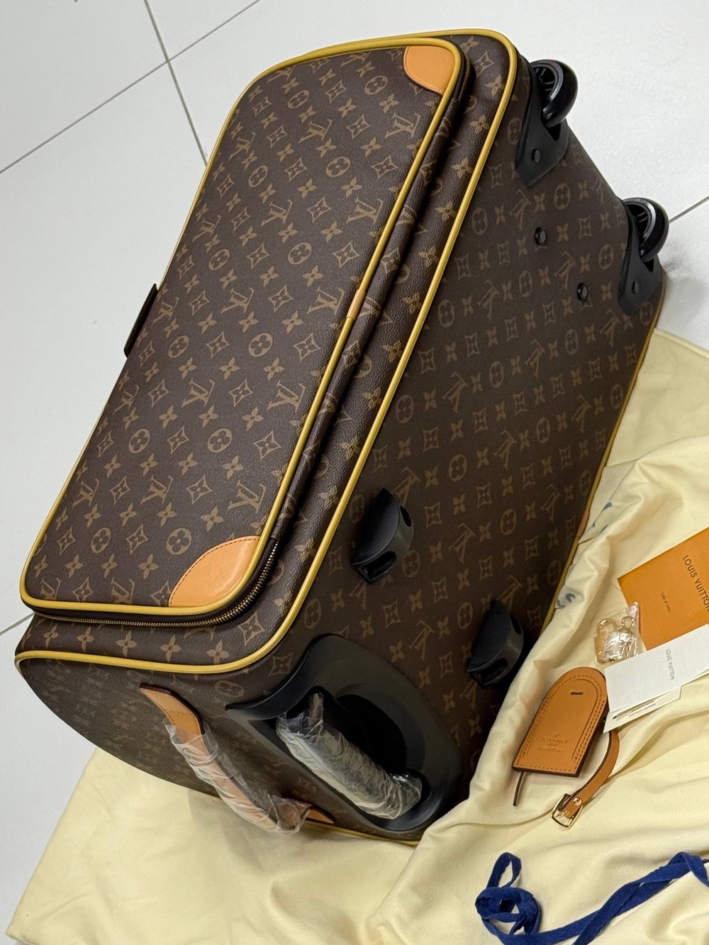 Дорожная сумка Louis Vuitton Neo Eole