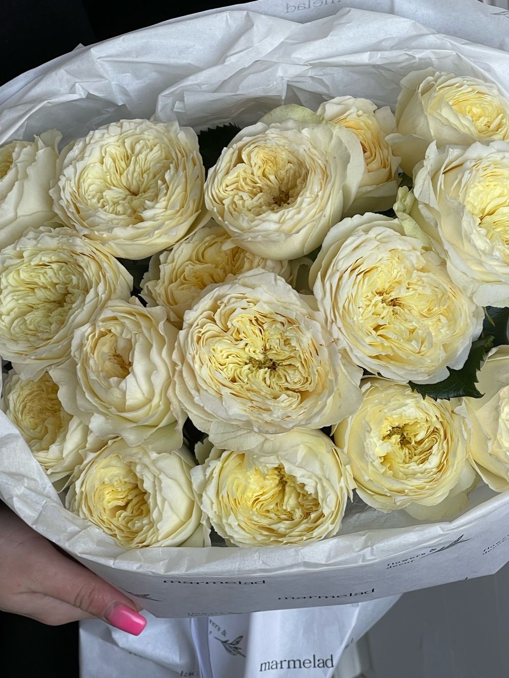 Монобукет из кустовой пионовидной розы желтого оттенка