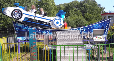 Аттракцион-качеля «Летающая белая машина»