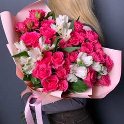 Букет "Сторми" альстромерия и кустовая роза