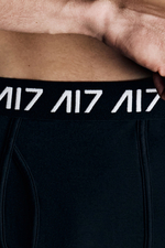 Боксеры черные и белые