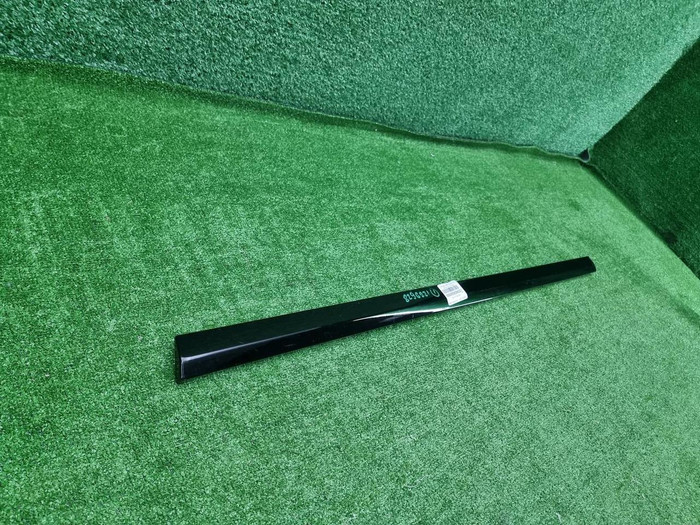 Накладка двери передняя правая BMW X7 G07 (19-нв)