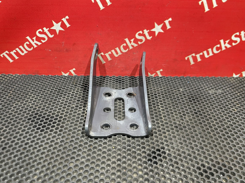 Кронштейн амортизатора переднего правый 2021г.