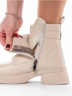 Зимние ботинки на высокой платформе