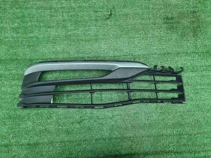 Накладка ПТФ правая BMW 5er G30 (2017-2020)