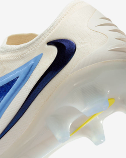 Бутсы Nike Phantom 6 Low Elite FG