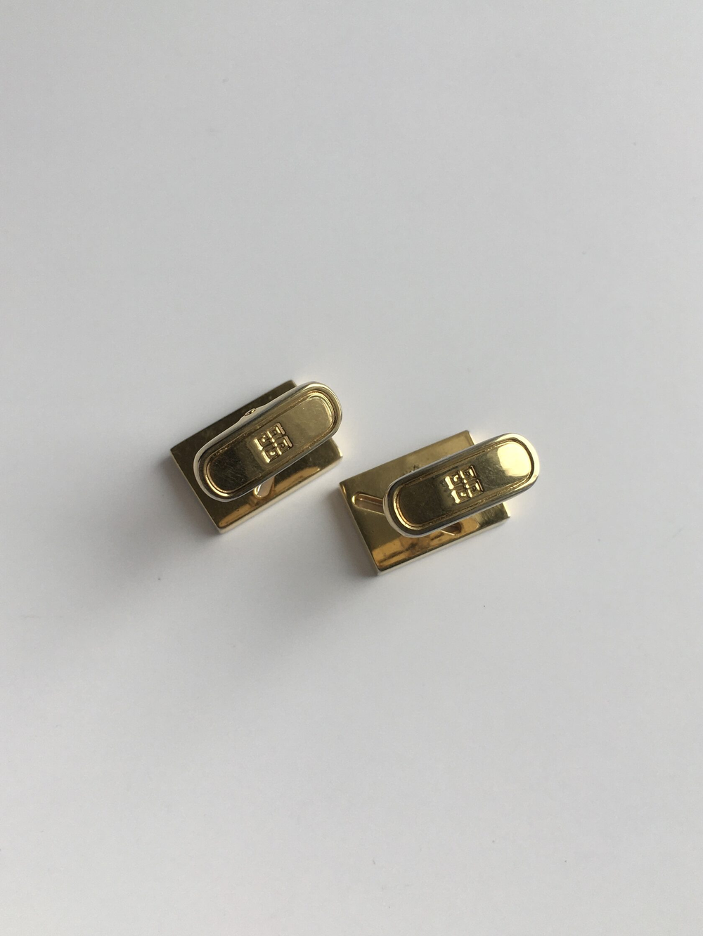 Запонки Givenchy
