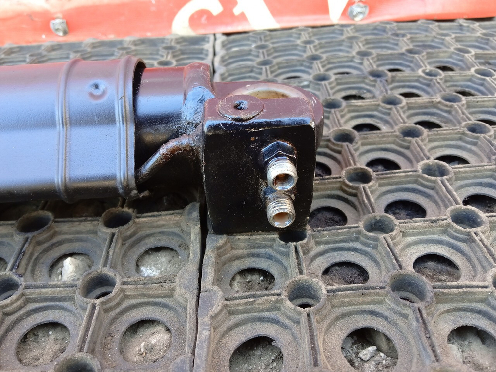 Цилиндр подъёма кабины 2018г.